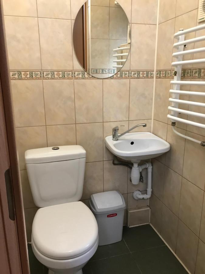 Міни-Хостел Родинного Типу Dubai Užhorod Esterno foto