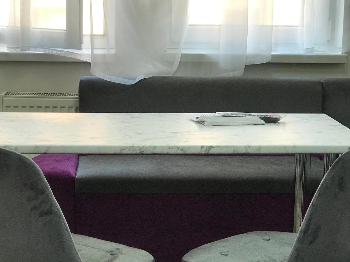 Міни-Хостел Родинного Типу Dubai Užhorod Esterno foto