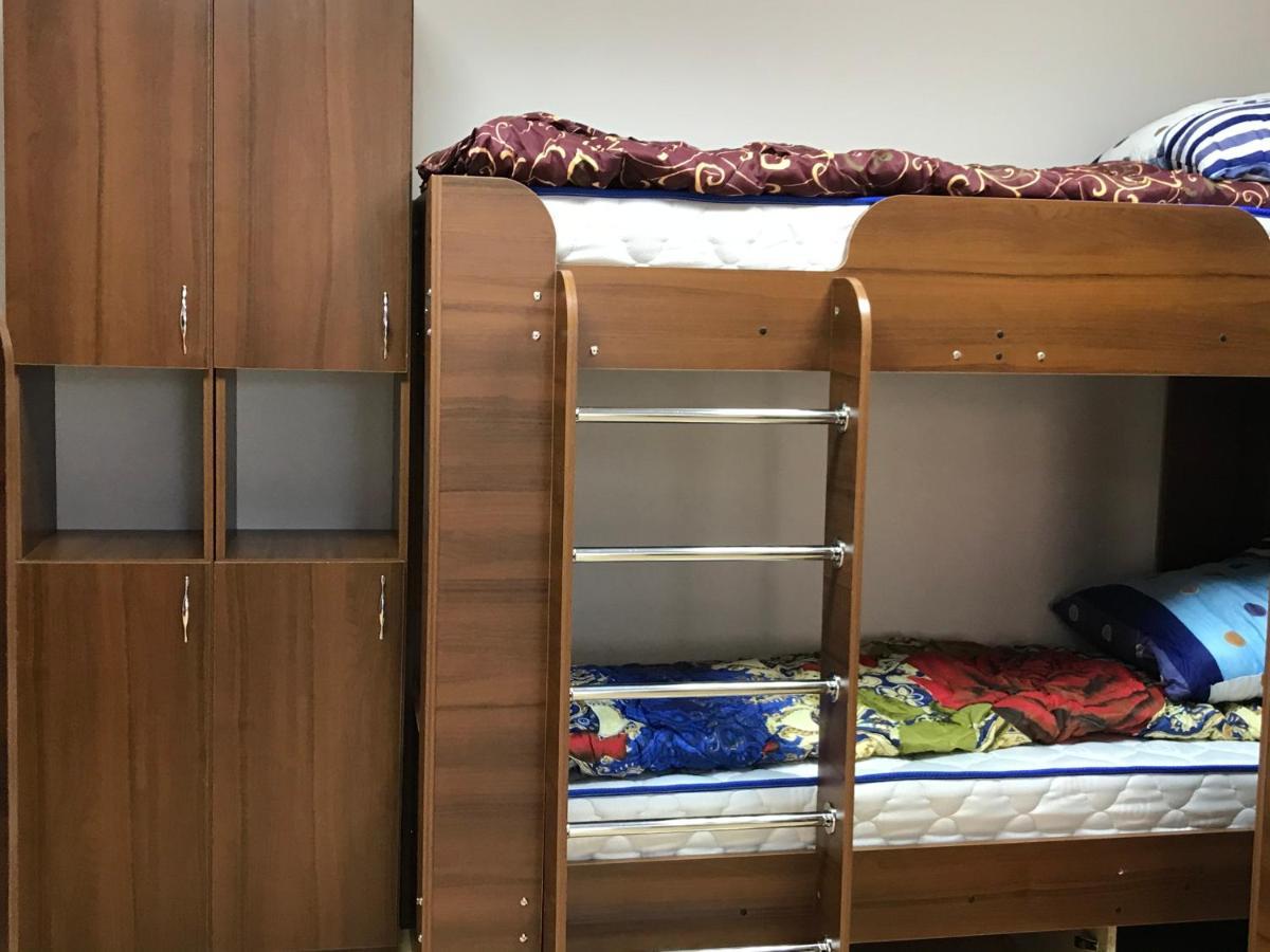 Міни-Хостел Родинного Типу Dubai Užhorod Esterno foto